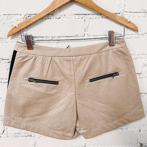 BRAND NEW Waverly Grey Leather Shorts - Picture 2 of 3